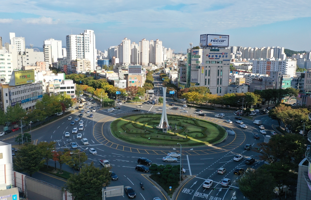 공업탑 로터리 전경_2020 | 울산광역시 도시경관기록 울산광역시 도시경관기록