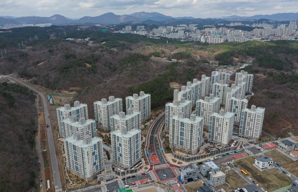 산업단지 개발과 고층주거군