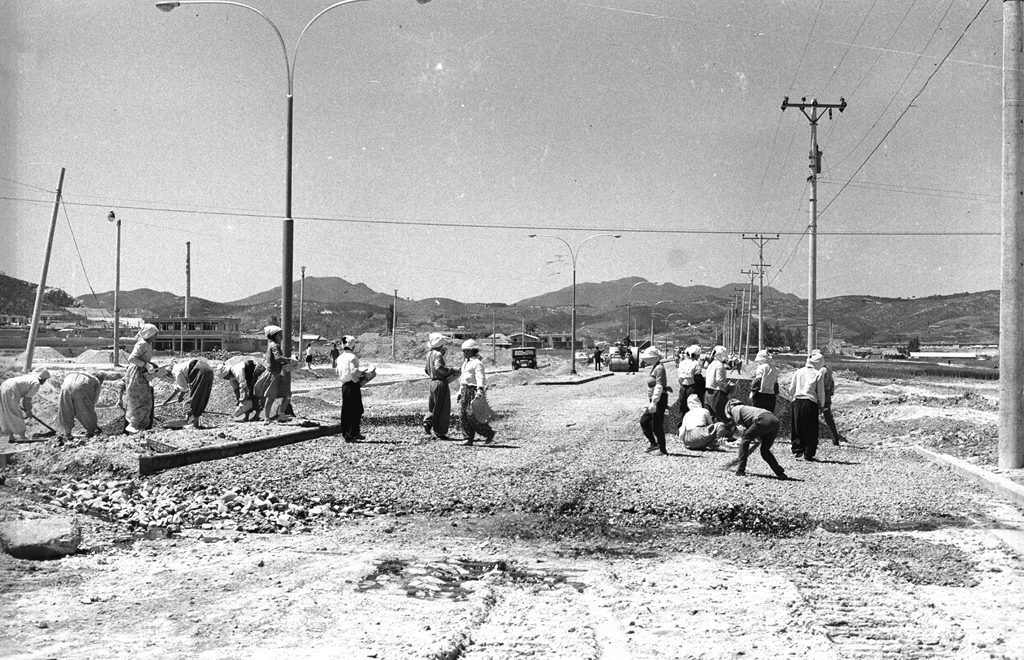 시청앞 도로 공사_1968