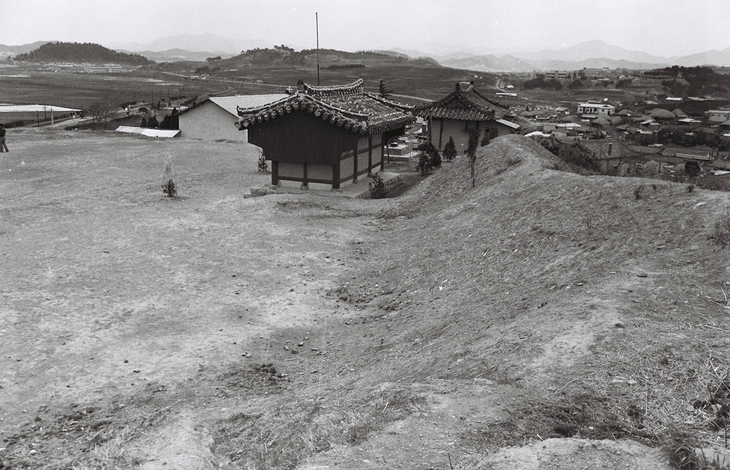 병영삼일사 주변경관_1975