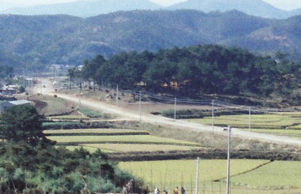 덕신리 신경부락 전경_1980