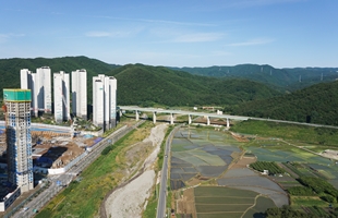 강동 산하 도시개발지역과 신명천 전경_1차