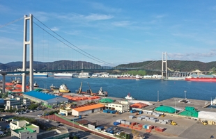 항만공사에서 본 울산대교 전경_2