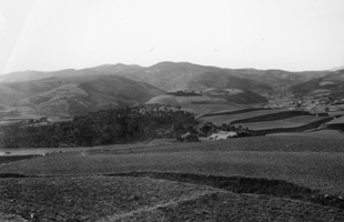 병영성에서 바라본 성안동 방향 전경(1917년)