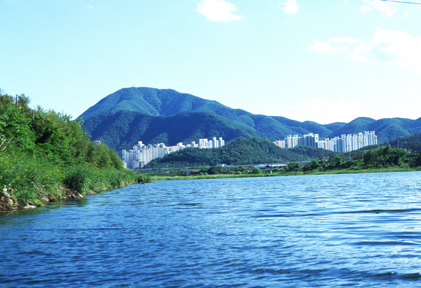 선바위에서 본 문수산