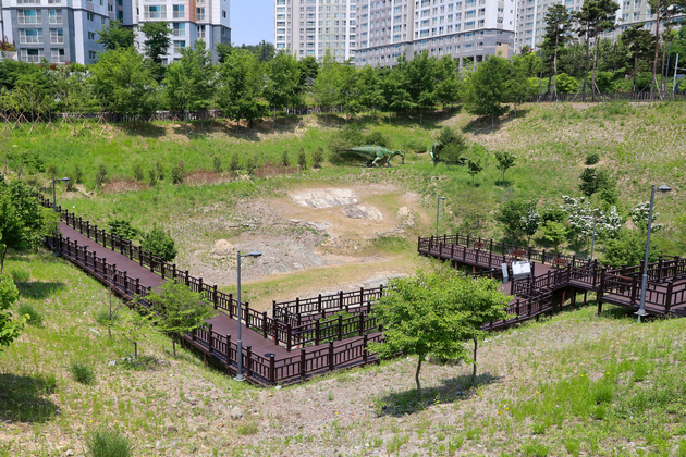 유곡동 공룡발자국 화석