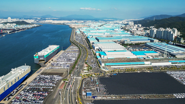 현대자동차 울산공장전경 및 수출선적부두