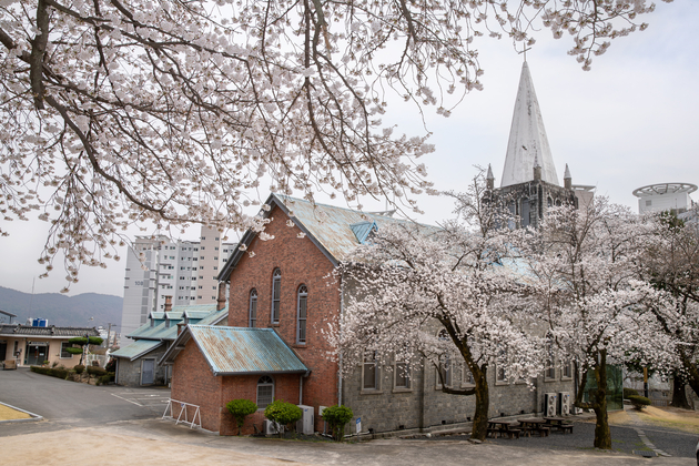 울산 언양성당과 사제관