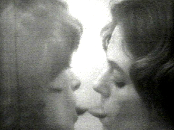 Hermine Freed_Two Faces_1972. 7m. Analog video((Image copyright of Hermine Freed, courtesy of Video Data Bank at the School of the Art Institute of Chicago, vdb.org))