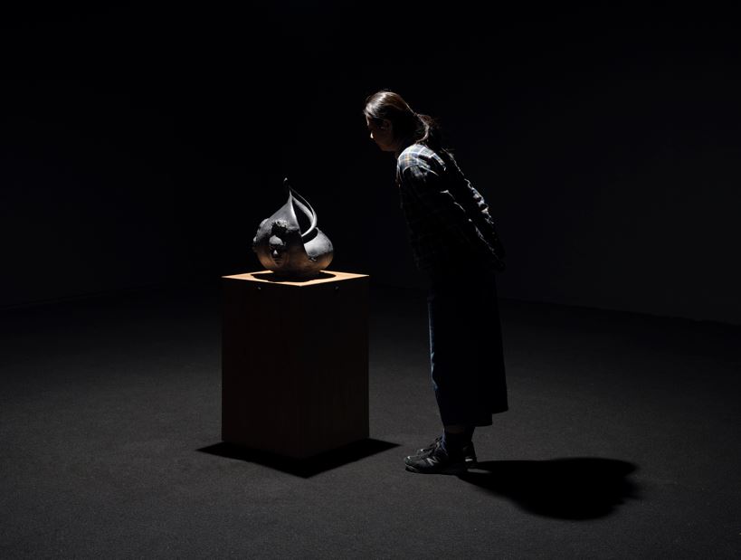 Stephanie Dinkins, Not the Only One, 2018, Mixed media(deep Learning AI, computer, Arduino, sensors), 45×45cm