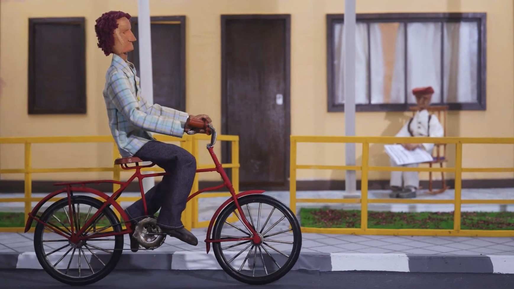 Red Bicycle / Rodolpho Pinotti