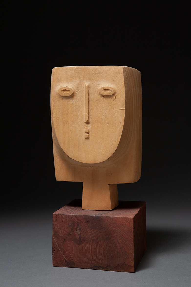 최종태, <얼굴>, 1988, 나무, 16.5x14.5x35.5cm, 가나문화재단 소장 