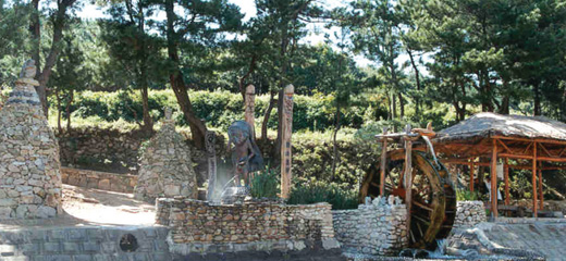 Bongdaesan Mountain, a unique resting place in the city
