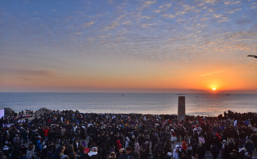 간절곶해맞이 - 멀리서해뜨는사진