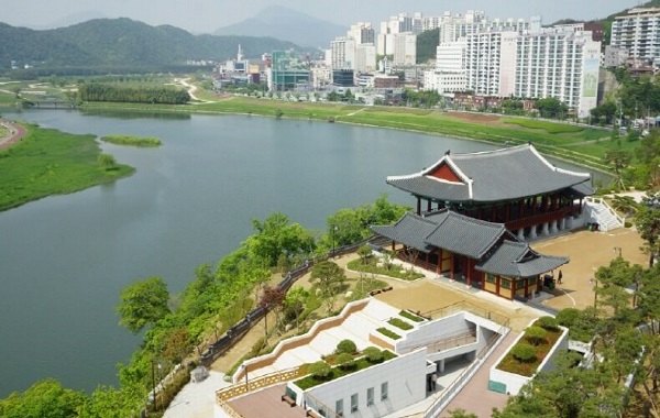 하늘에서 바라본 태화루