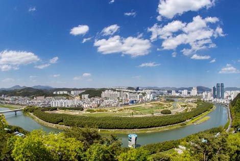 城市中心生态自然的气息，太和江